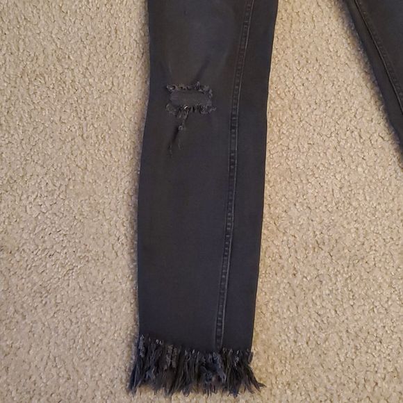 Free People Great Heights Stone Washed Black Frayed Distressed Skinny Jeans- 26 - Picture 2 of 9